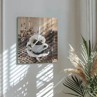 Vierkante glazen wandklok Een kopje koffie
