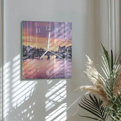 Decoratieve glazen klok vierkant Een stad aan de rivier
