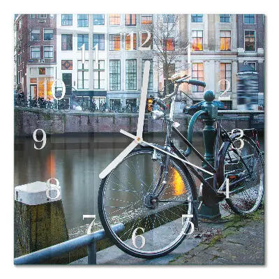 Vierkante glazen klok Fiets