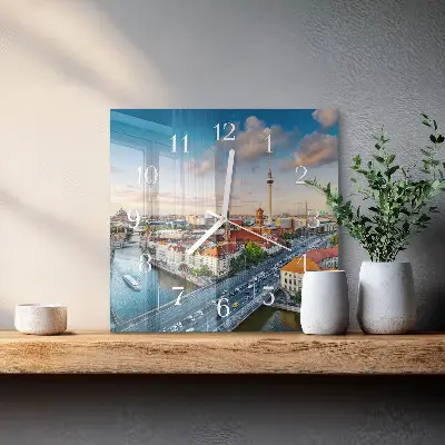 Decoratieve glazen klok vierkant Een rivier in de stad