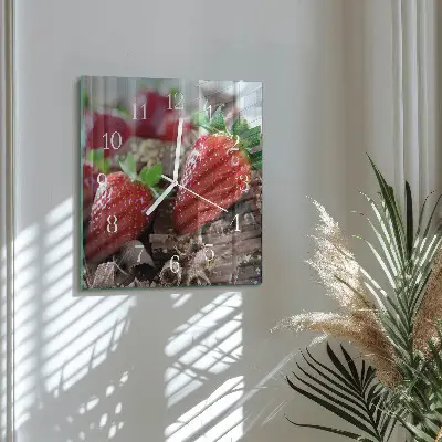 Vierkante glazen wandklok Aardbeien