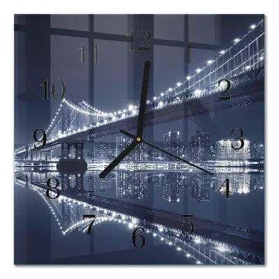 Vierkante glazen wandklok Brug