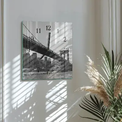 Vierkante glazen klok Brug