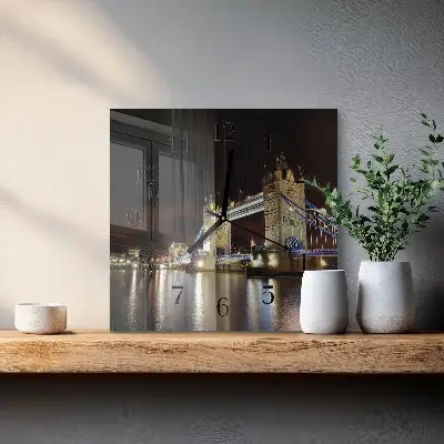 Vierkante glazen klok Londense brug