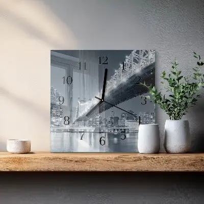 Vierkante glazen klok Brug