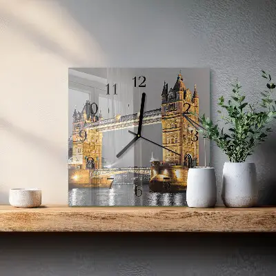 Vierkante glazen klok Tower bridge