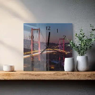 Vierkante glazen wandklok Brug