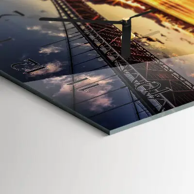 Vierkante glazen klok Rivierbrug
