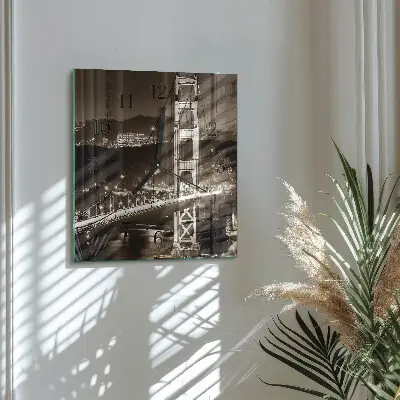 Vierkante glazen klok Brug
