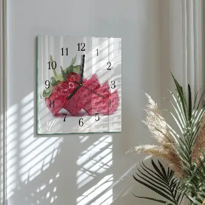 Vierkante glazen wandklok Aardbei