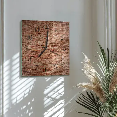 Vierkante glas klok Bakstenen muur