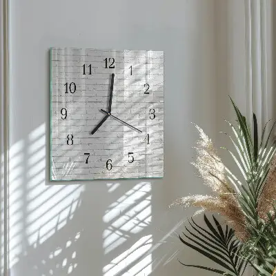 Decoratieve glazen klok vierkant Bakstenen muur