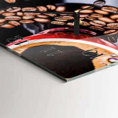 Vierkante glazen klok Een kopje koffie