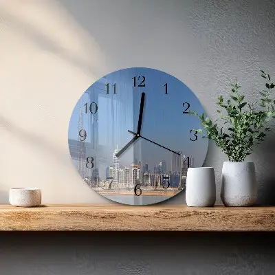 Klok glas met opdruk rond Dubai horizon