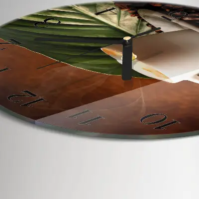 Ronde glas klok Een kopje koffie