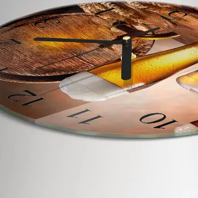 Ronde glazen wandklok Een biervat