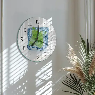 Ronde glas klok Ijsmunt