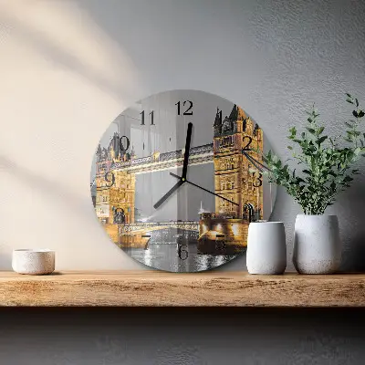Ronde glazen klok Tower bridge