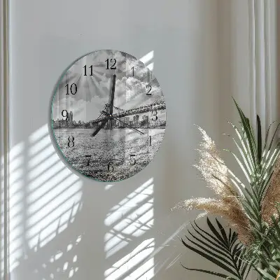 Klok glas met opdruk rond Brug
