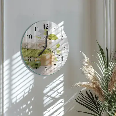 Ronde glazen wandklok Spa zeep