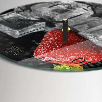Klok glas met opdruk rond Aardbeienijs