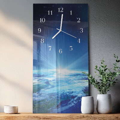 Verticale moderne glazen wandklok Het universum van de aarde