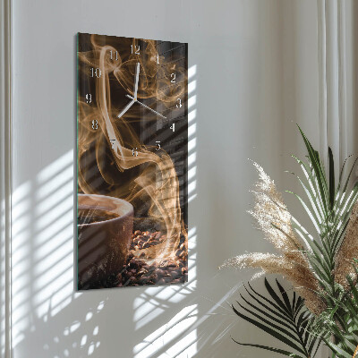 Verticale moderne glazen wandklok Een kopje koffie