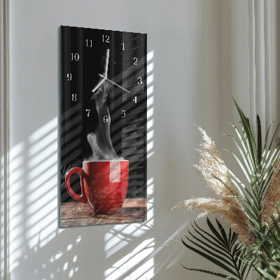 Verticale moderne glazen wandklok Een kopje koffie