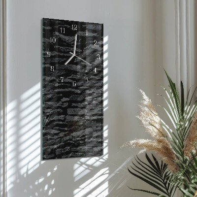Decoratieve glazen klok verticaal Stenen muur