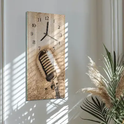 Verticale rechthoekige glazen wandklok Microfoon