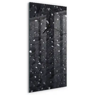 Decoratieve glazen klok verticaal Een druppel water