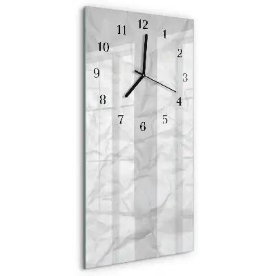 Verticale rechthoekige glazen wandklok Een vel papier