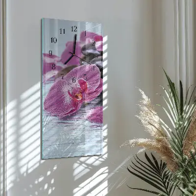 Verticale moderne glazen wandklok Een idee voor orchideeën