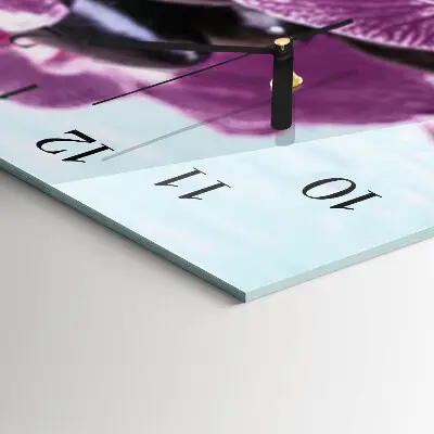 Verticale moderne glazen wandklok Een idee voor orchideeën