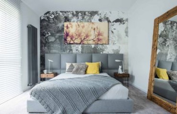 Kunst ontmoet ruimte: hoe boho-schilderijen loftinterieurs verlevendigen